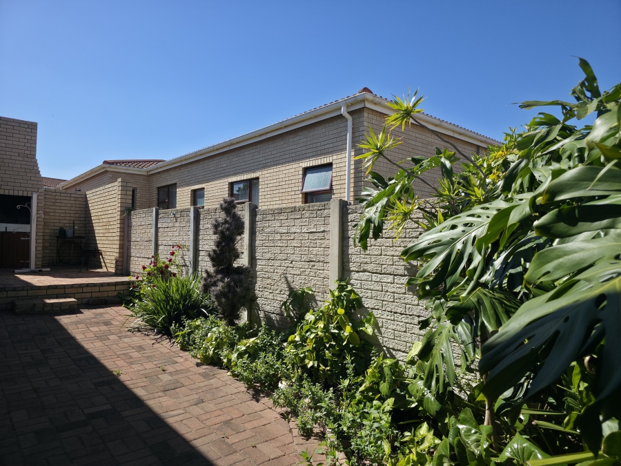 3 Bedroom Property for Sale in Jeffreys Bay Central Eastern Cape